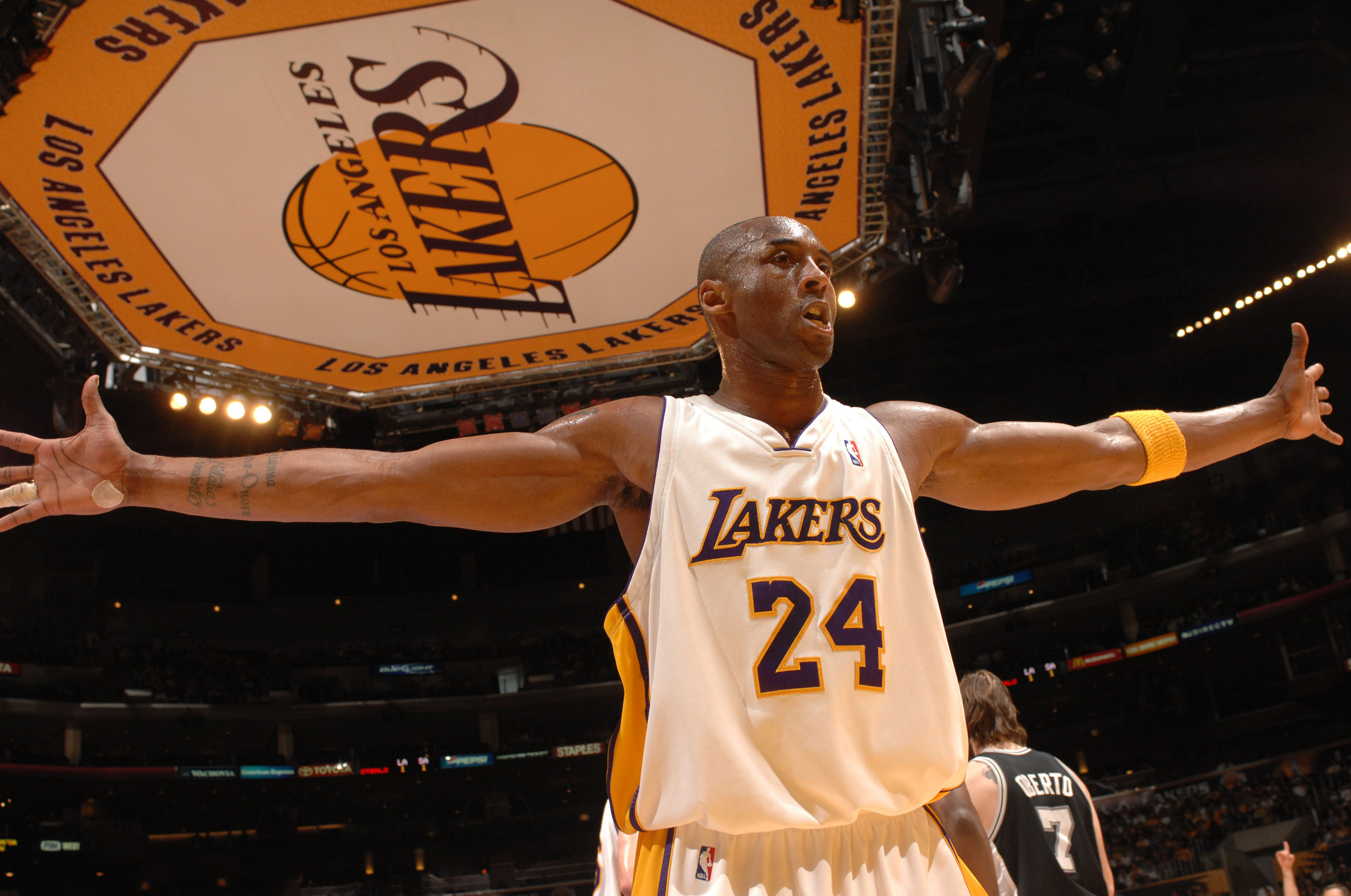 被控球牵着 被控球牵着